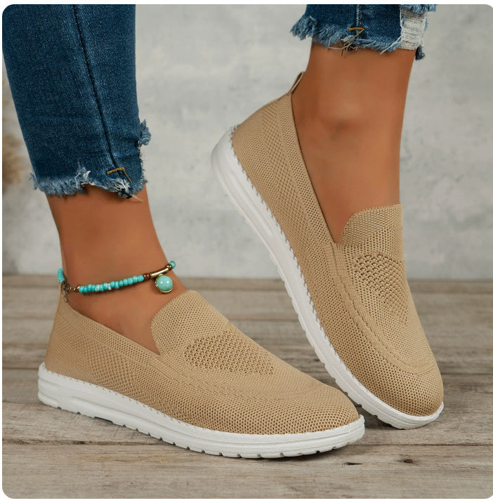 Plus Size Flat Heel Solid Color Flyknit Casual Women's Pumps
