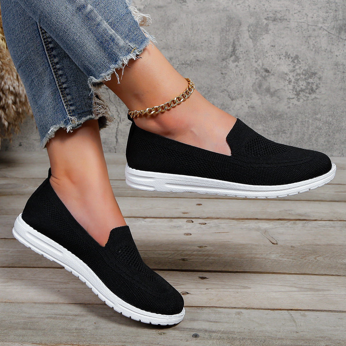 Plus Size Flat Heel Solid Color Flyknit Casual Women's Pumps
