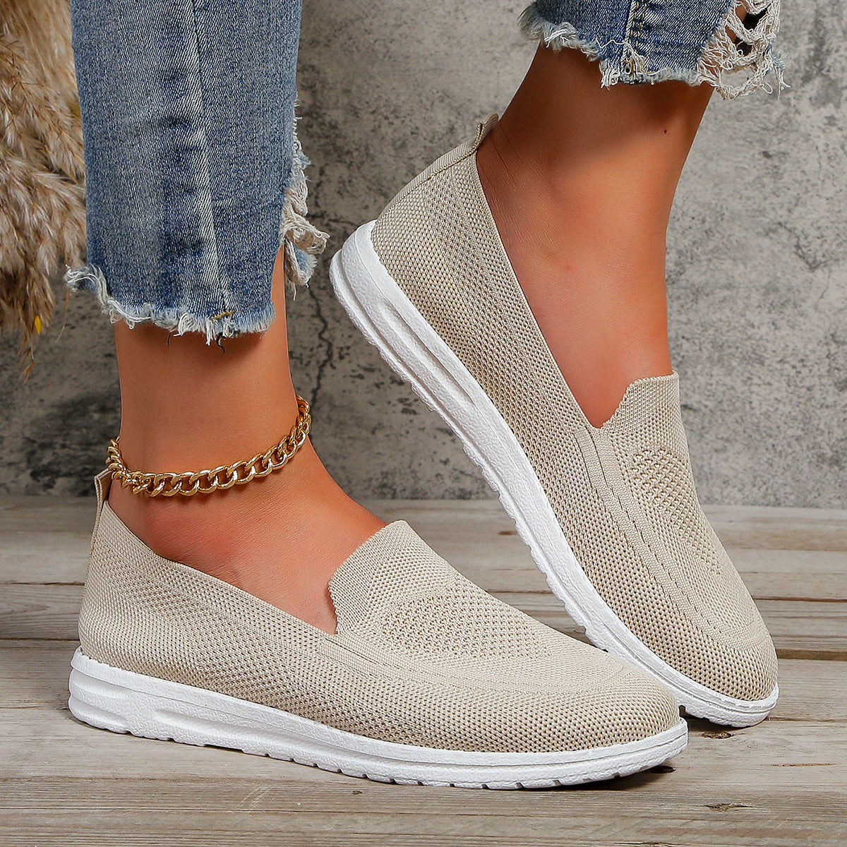 Plus Size Flat Heel Solid Color Flyknit Casual Women's Pumps